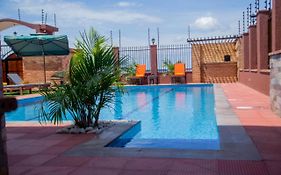 Savannah Suites